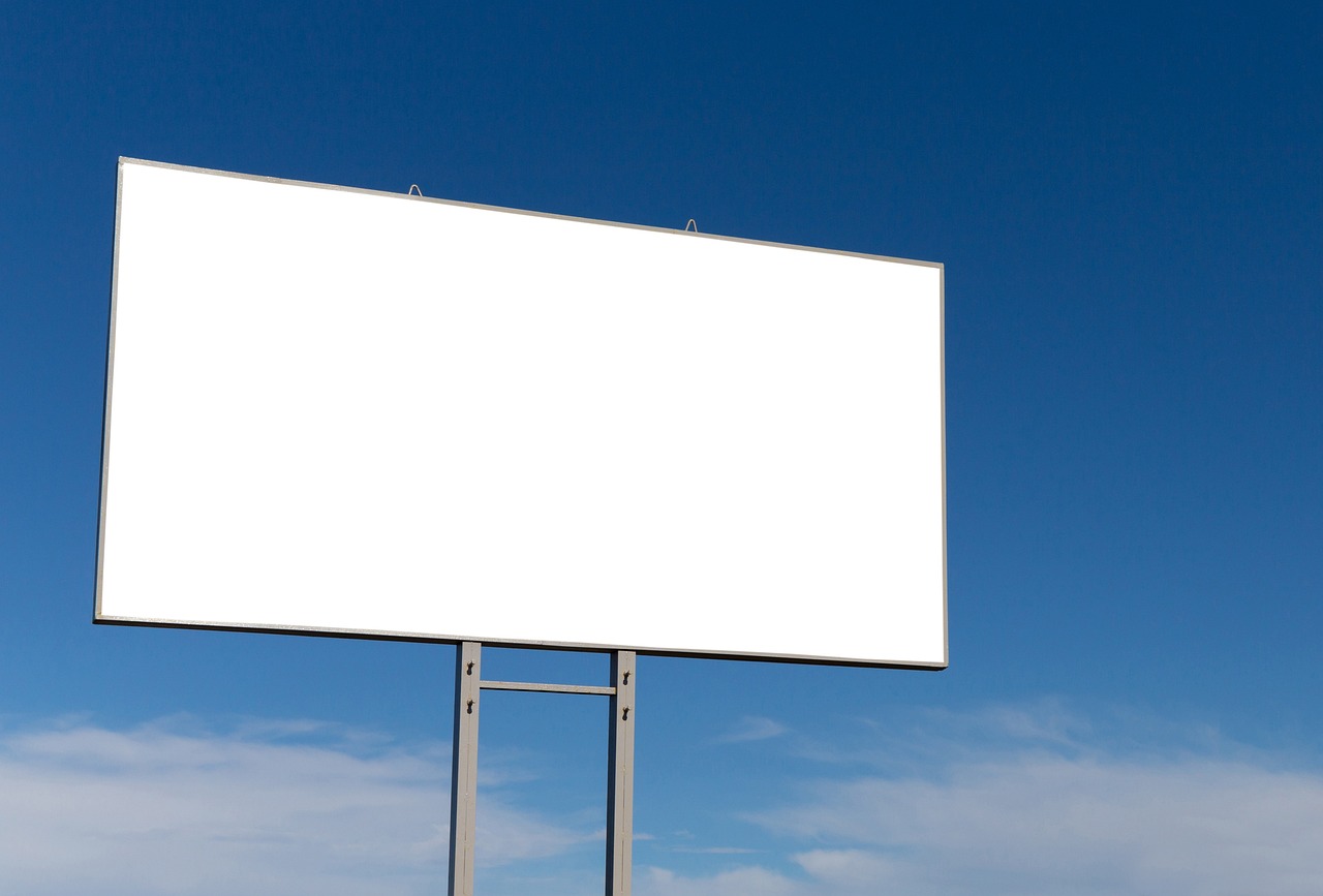 Jak wybrać najlepszego producenta billboardów?